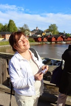 Puheenjohtajamme Ulla Kotiluoto Porvoossa aurinkoisena